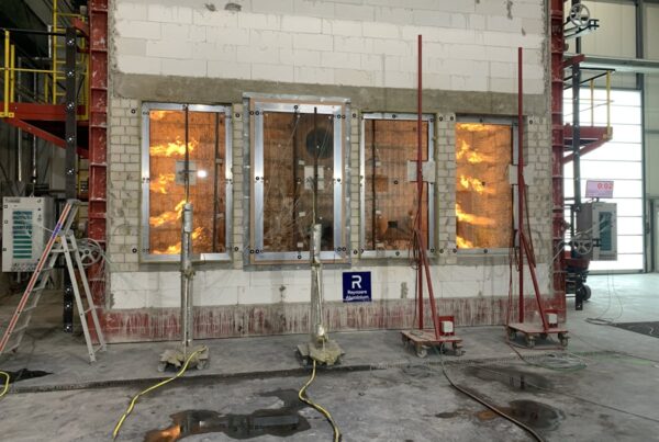 Brandwerendheid in de gevel: waar moet rekening mee gehouden worden in het ontwerp? - featured image